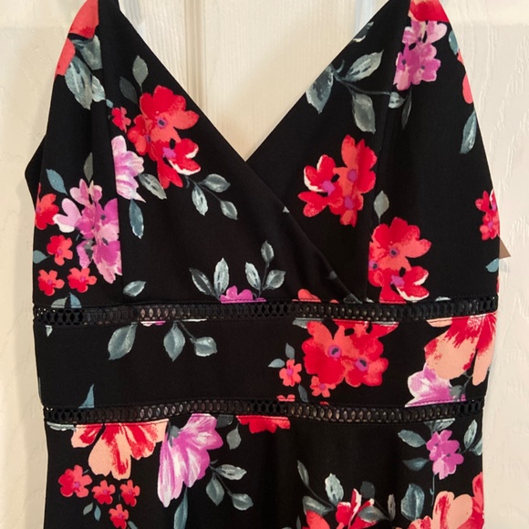 Black floral mini dress - Picture 2 of 4